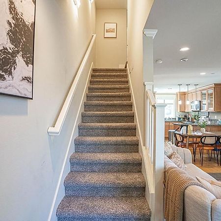Exquisite Central Townhome With Spacious Loft And Gourmet Kitchen Seattle Ngoại thất bức ảnh