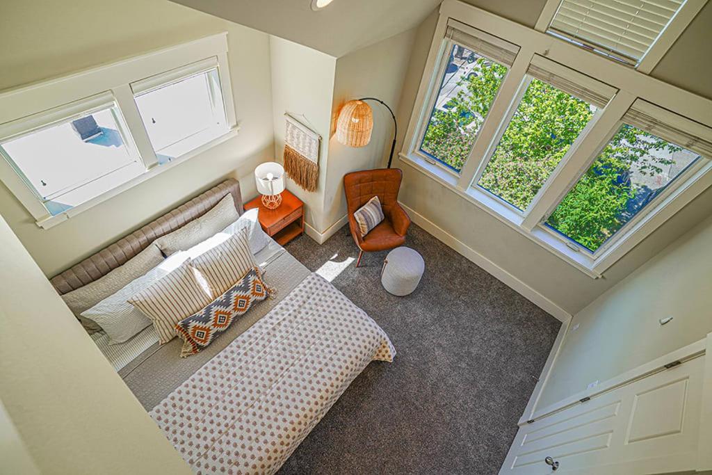 Exquisite Central Townhome With Spacious Loft And Gourmet Kitchen Seattle Ngoại thất bức ảnh
