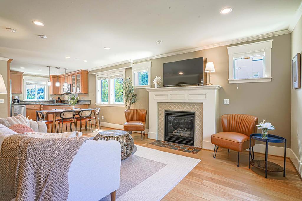 Exquisite Central Townhome With Spacious Loft And Gourmet Kitchen Seattle Ngoại thất bức ảnh