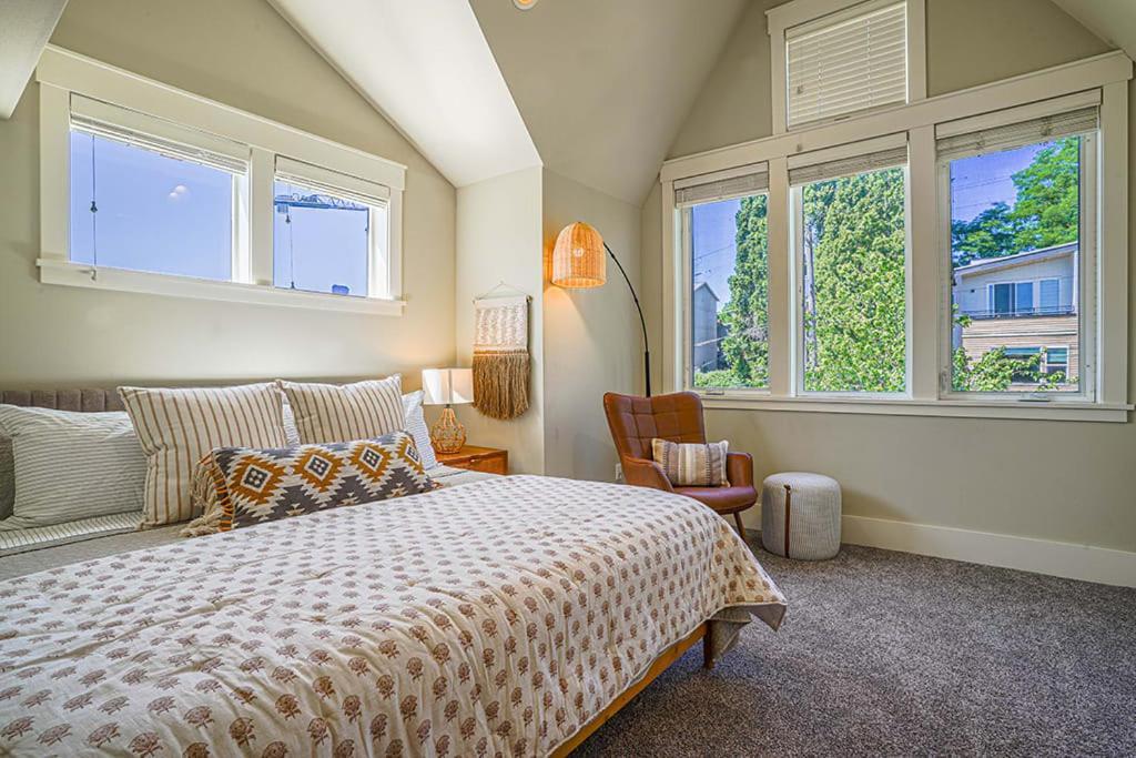 Exquisite Central Townhome With Spacious Loft And Gourmet Kitchen Seattle Ngoại thất bức ảnh