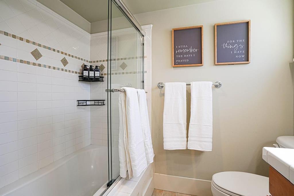 Exquisite Central Townhome With Spacious Loft And Gourmet Kitchen Seattle Ngoại thất bức ảnh