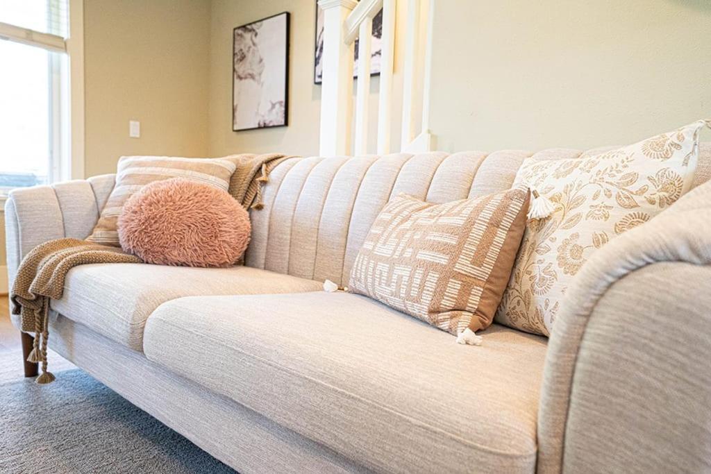 Exquisite Central Townhome With Spacious Loft And Gourmet Kitchen Seattle Ngoại thất bức ảnh